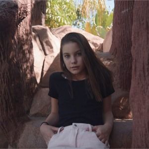 Meet your Posher, Maya